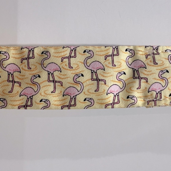Vineyard Vines Belt with pink flamingos - Picture 4 of 6